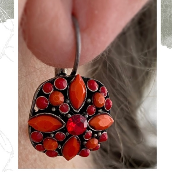 Vintage Red Stone Earrings - Picture 2 of 2
